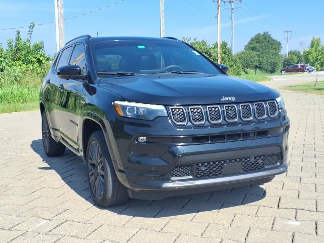 Used 2023 Jeep Compass High Altitude w/ Driver Assist Group I AWD/4WD image 27