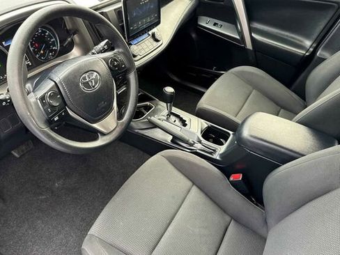 Used 2018 Toyota RAV4 LE Plus image 7
