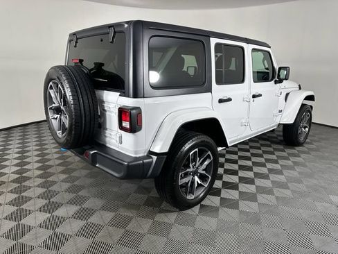 Certified 2024 Jeep Wrangler Unlimited w/ Convenience Group AWD/4WD image 24