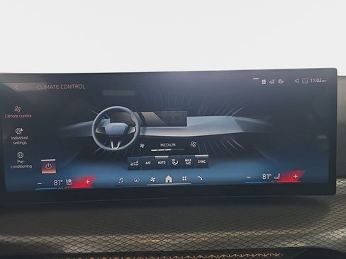 New 2026 BMW 330i Sedan w/ M Sport Package image 18