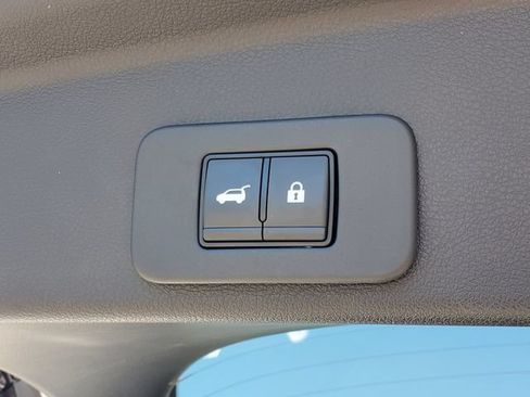 Certified 2025 Nissan Murano SL w/ Cargo Package AWD/4WD image 11