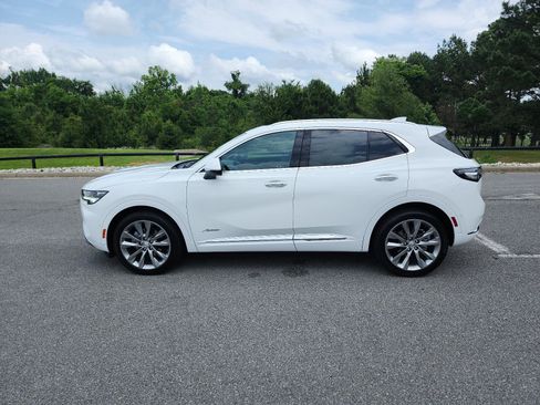 Used 2022 Buick Envision Avenir w/ Technology Package II AWD/4WD image 2