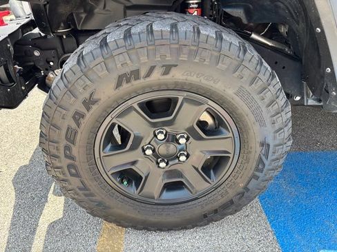 Used 2021 Jeep Gladiator Mojave w/ LED Lighting Group AWD/4WD image 9