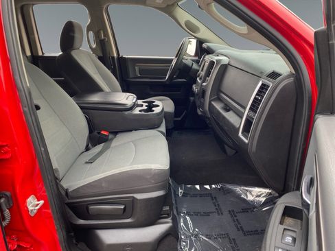 Used 2024 RAM 1500 Classic SLT AWD/4WD image 15