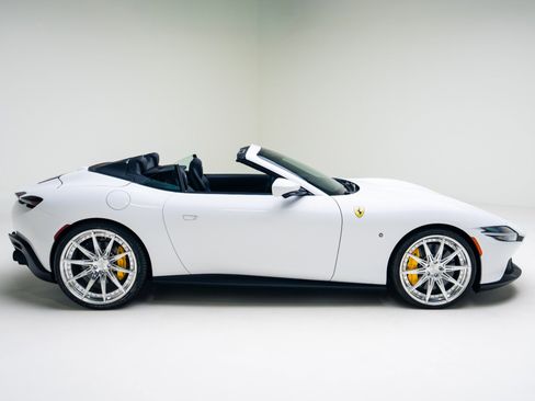 Used 2025 Ferrari Roma image 19