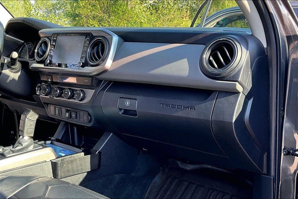 Used 2024 Toyota Tacoma TRD Sport AWD/4WD image 19