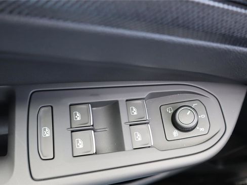 Certified 2025 Volkswagen GTI SE FWD image 14