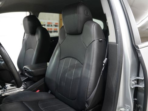 Used 2017 Buick Enclave Premium image 24