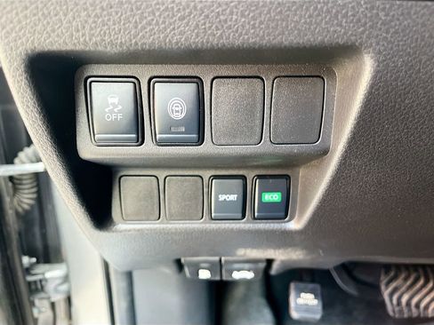 Used 2022 Nissan Rogue Sport S FWD image 10
