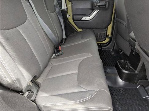 Used 2013 Jeep Wrangler Unlimited Rubicon w/ Connectivity Group AWD/4WD image 17