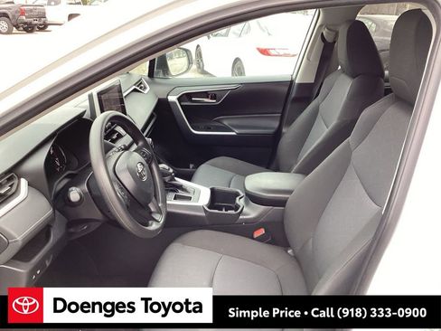 Used 2024 Toyota RAV4 XLE image 10