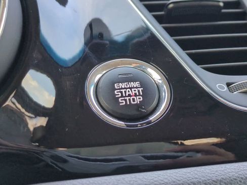 Used 2016 Kia Sedona EX image 27