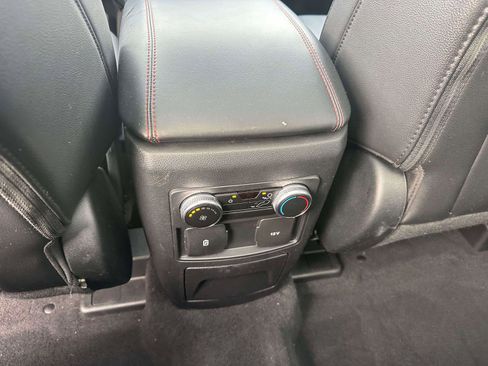 Used 2022 Ford Explorer ST-Line w/ Class IV Trailer Tow Package image 11