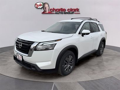 Used 2025 Nissan Pathfinder SV