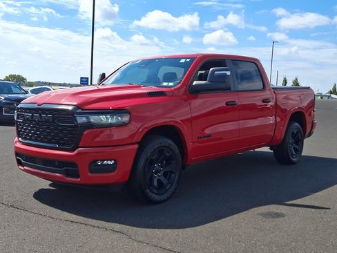 Used 2025 RAM 1500 Big Horn AWD/4WD image 3