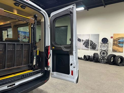 Used 2015 Ford Transit 250 148 Medium Roof image 20