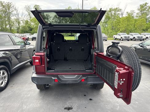 Used 2022 Jeep Wrangler Unlimited Sport AWD/4WD image 8