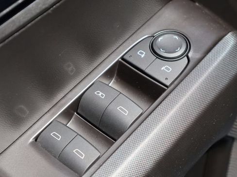 Used 2024 GMC Canyon Elevation w/ Convenience Package RWD image 18