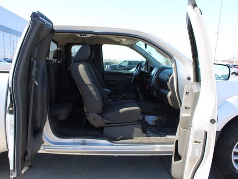 Used 2017 Nissan Frontier SV image 21