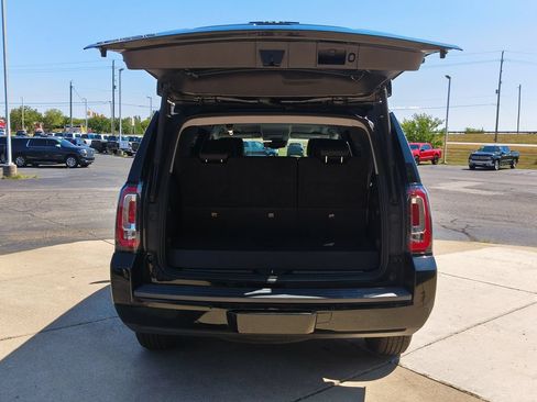 Used 2017 GMC Yukon SLT AWD/4WD image 14