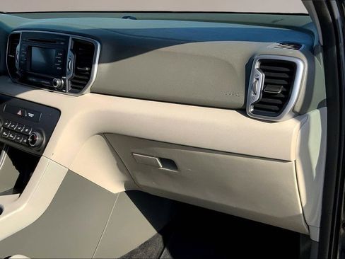 Used 2017 Kia Sportage LX image 16