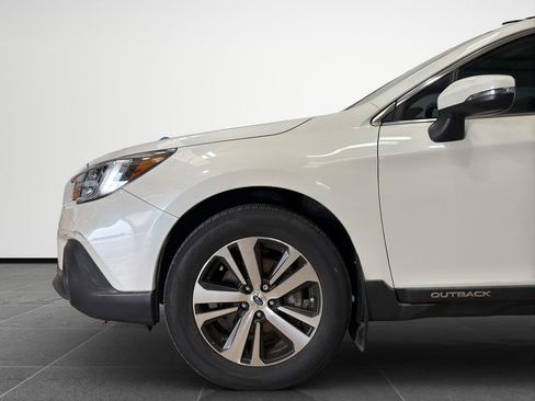 Used 2018 Subaru Outback 2.5i Limited AWD/4WD image 2