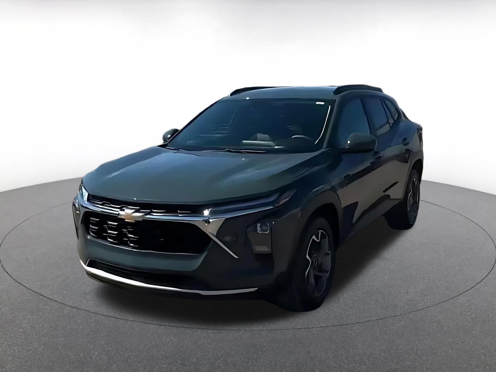 Used 2025 Chevrolet Trax LT FWD image 6