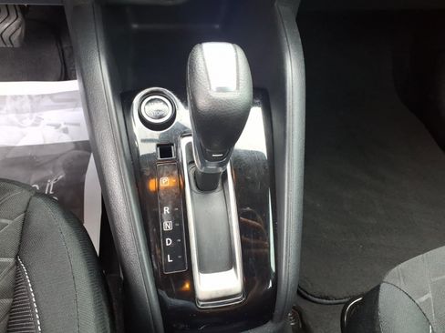 Used 2021 Nissan Kicks S FWD image 13