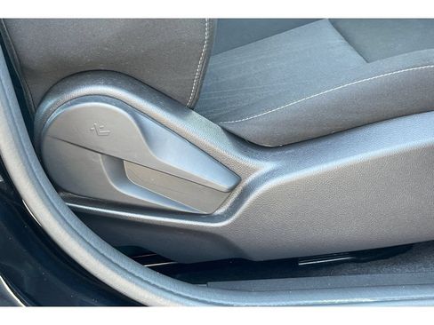 Used 2018 Ford Focus SE FWD image 22