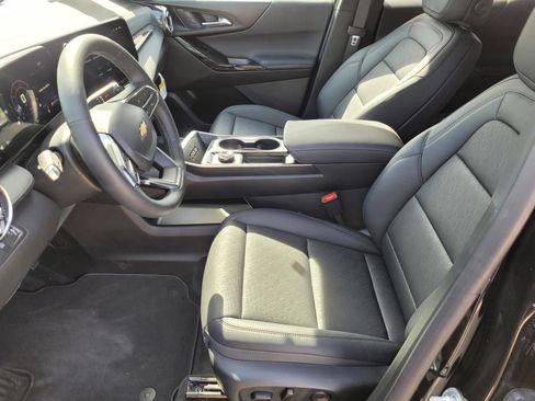 New 2026 Chevrolet Equinox LT w/ Convenience Package II FWD image 16