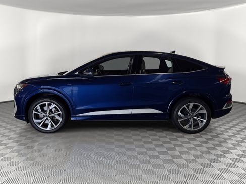 Certified 2023 Audi Q4 e-tron Prestige AWD/4WD image 2