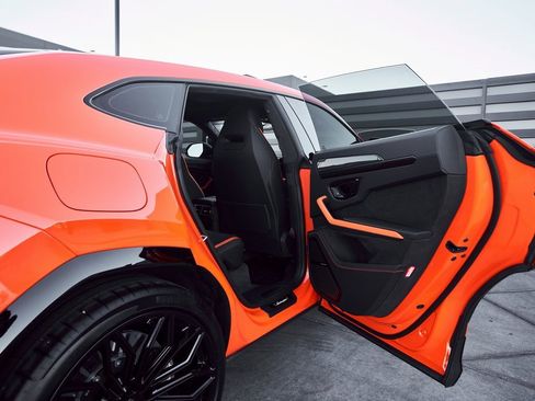 Used 2025 Lamborghini Urus SE image 25