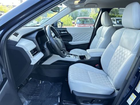 Used 2024 Mitsubishi Outlander SEL FWD image 12
