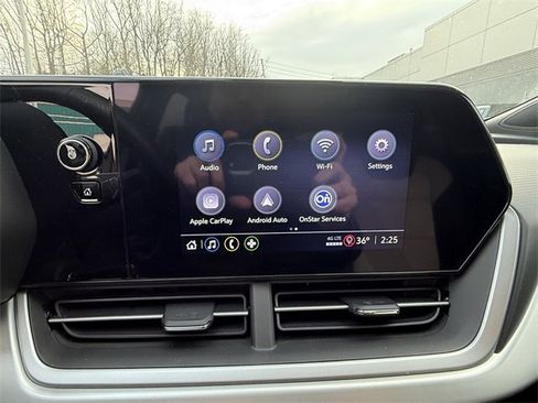 Used 2024 Chevrolet Trax RS image 8