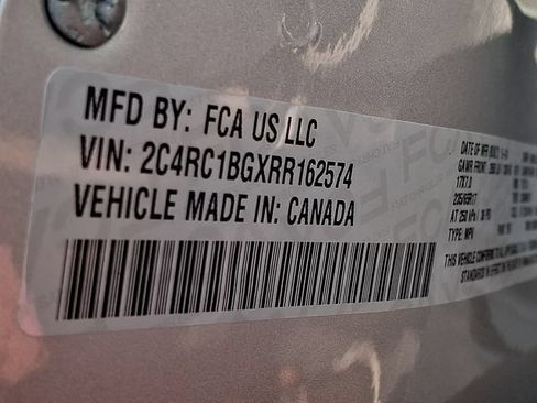 Used 2024 Chrysler Pacifica Touring-L FWD image 26