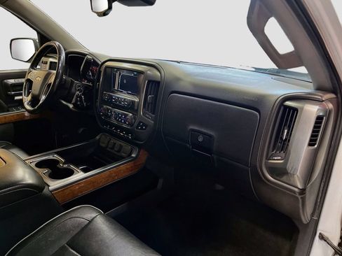 Used 2018 Chevrolet Silverado 1500 High Country AWD/4WD image 30