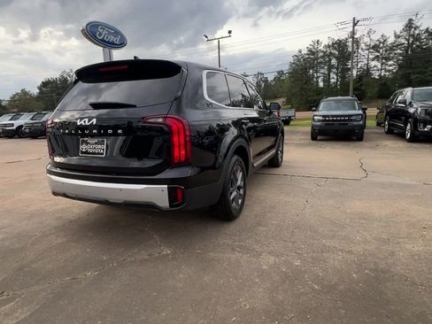 Used 2024 Kia Telluride LX FWD image 6