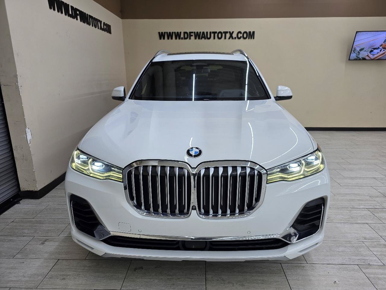 Used 2020 BMW X7 xDrive40i w/ Premium Package AWD/4WD image 3