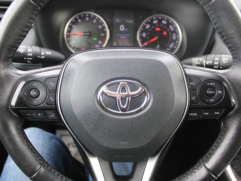 Used 2021 Toyota RAV4 XLE w/ XLE Grade Weather Package image 15