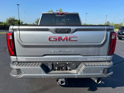 Used 2025 GMC Sierra 2500 Denali w/ Denali Reserve Package AWD/4WD image 4
