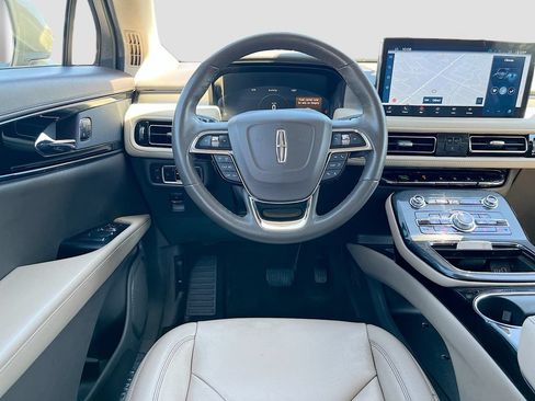 Used 2023 Lincoln Nautilus AWD w/ Premium Package image 22