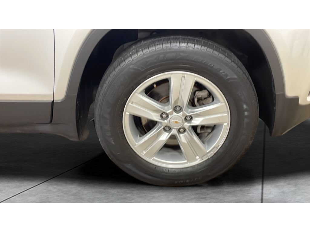 Used 2020 Chevrolet Trax LT w/ LT Convenience Package AWD/4WD image 20