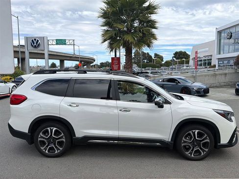 Used 2023 Subaru Ascent Touring AWD/4WD image 5