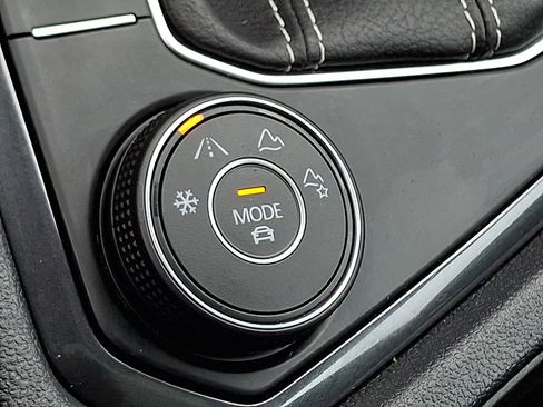 Used 2023 Volkswagen Tiguan SE R-Line image 24