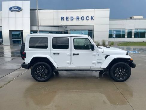 Used 2024 Jeep Wrangler Unlimited Sahara AWD/4WD image 3