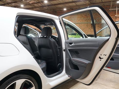 Used 2018 Volkswagen GTI SE w/ SE Leather Package FWD image 43