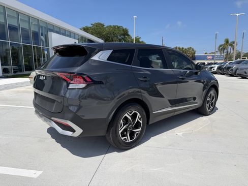 Used 2023 Kia Sportage LX FWD image 3