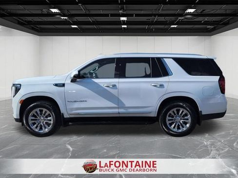 Used 2023 GMC Yukon SLT w/ SLT Luxury Package AWD/4WD image 3