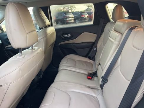 Used 2016 Jeep Cherokee Limited FWD image 13