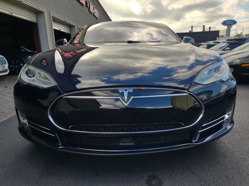 Used 2014 Tesla Model S 85 image 2